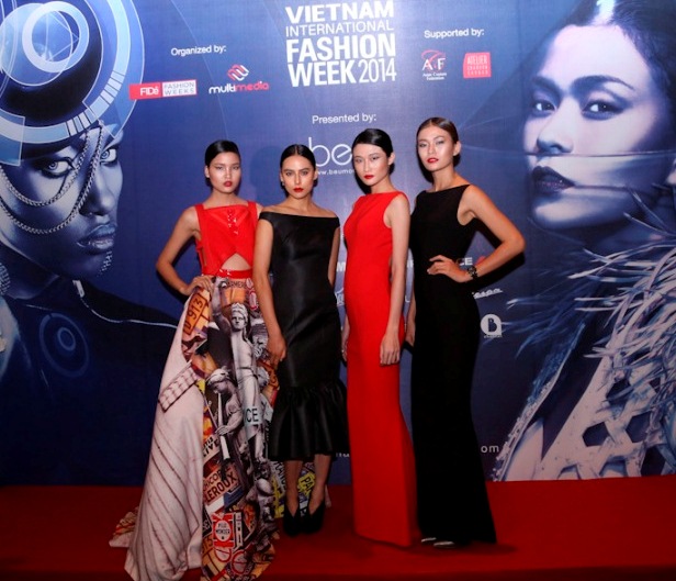 Các người mẫu Việt trong các bộ sưu tập từ nhiều nước