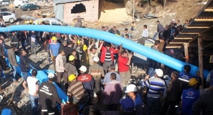 Mới đây, một vụ tai nạn khác xảy ra ngày 28/10/2014 tại huyện Ermenek, tỉnh Karaman, Thổ Nhĩ Kỳ. Nước ngập vào mỏ trong lúc đám đông công nhân đang làm việc. Hơn 20 thợ mỏ được cứu thoát, trong khi ít nhất 18 người khác vẫn đang mắc kẹt ở độ sâu 300m dưới lòng đất. Đội cứu hộ sử dụng đường ống để bơm nước ra ngoài