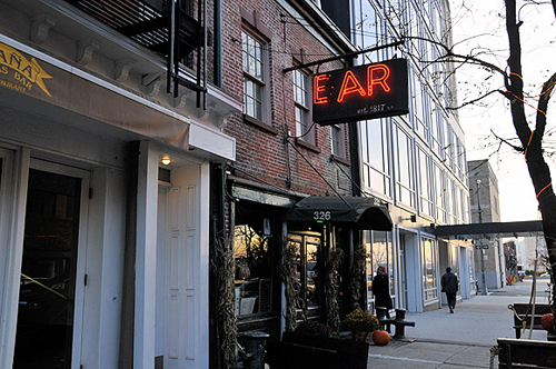 ear-bar-new-york-city-1797-1414212345.jp