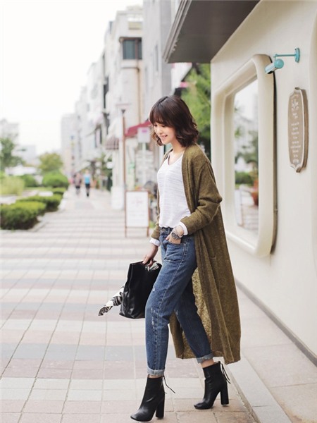 Mặc cardigan đẹp: 1 b&agrave;i to&aacute;n với nhiều c&aacute;ch giải 1