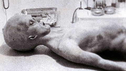Thi thể của người ngoài hành tinh được tìm thấy năm 1947 tại Roswell, theo hồ sơ của FBI.