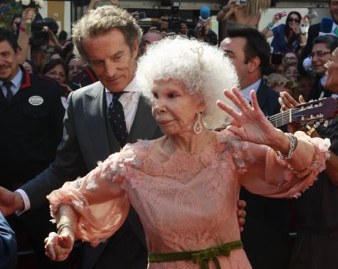 Nữ công tước Cayatena nhảy flamenco trong hôn lễ lần thứ 3 ở tuổi 85 (năm 2011). Nguồn: Reuters