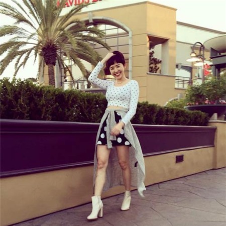 Sao Việt dạo phố cực chất với mốt &aacute;o buộc eo - 1