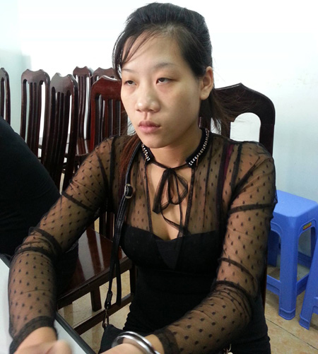 Nguyễn Thị Ba sau khi bị bắt giữ về hành vi môi giới mại dâm tại cơ quan công an