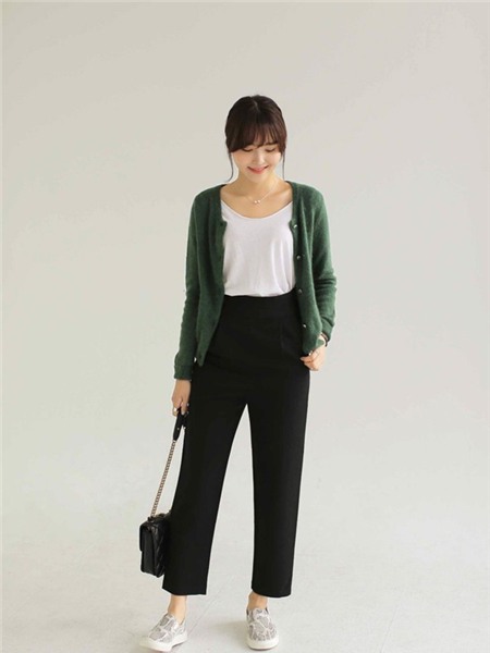Mặc cardigan đẹp: 1 b&agrave;i to&aacute;n với nhiều c&aacute;ch giải 12