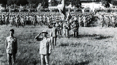 Lễ chào cờ mừng ngày giải phóng Thủ đô 60 năm về trước