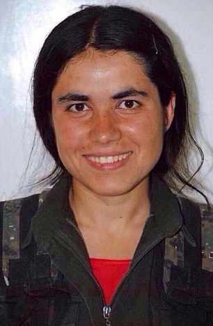 Tuần trước Deilar Kanj Khamis, người được biết đến với cái tên Arin Mirkan, trở thành nữ chiến binh đầu tiên đánh bom cảm tử để tiêu diệt các phần tử khủng bố tại thị trấn Kobani. Cô gái tuổi 20 và có hai con đã cho nổ bom chính mình khi chạy về phía các phiến quân và giết chết 23 tên.