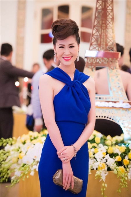 Hoa hậu thân thiện Dương Thùy Linh lúc nào cũng ngọt ngào.