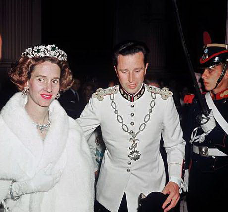 Vua Baudoin và Hoàng Hậu Fabiola tham dự một gala ở Mexico City vào năm 1965. Ảnh: Rex Features.