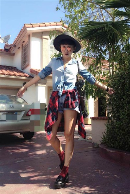 Sao Việt dạo phố cực chất với mốt &aacute;o buộc eo - 2