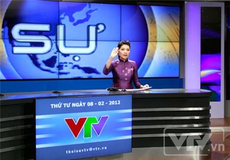 Soi khoảnh khắc hiếm thấy trong hậu trường của các BTV nổi tiếng VTV 2