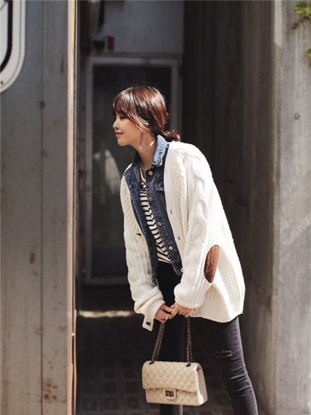 Mặc cardigan đẹp: 1 b&agrave;i to&aacute;n với nhiều c&aacute;ch giải 26