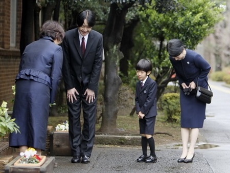 Cách dạy con ngược đời của Hoàng gia Nhật Bản 2
