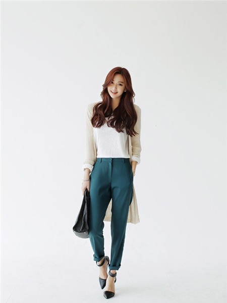 Mặc cardigan đẹp: 1 b&agrave;i to&aacute;n với nhiều c&aacute;ch giải 4