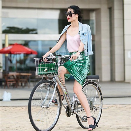 Thời trang xe đạp cực chất của sao Việt - 4