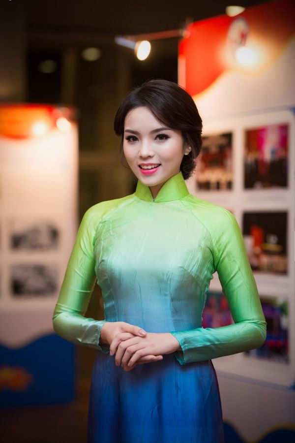 Hình ảnh: Phạm Thu Hà đọ sắc áo dài cùng Hoa hậu Kỳ Duyên số 5