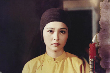 Thanh Loan trong vai ni cô Huyền Trang