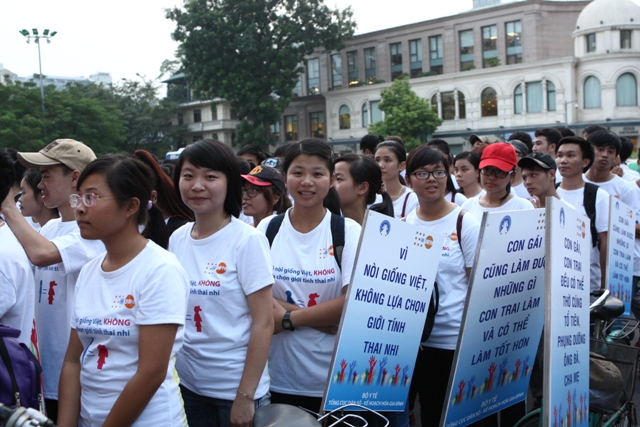 Đông đảo thanh niên, sinh viên Thủ đô Hà Nội hưởng ứng sự kiện đặc biệt này