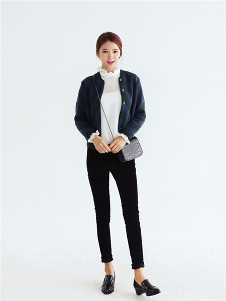 Mặc cardigan đẹp: 1 b&agrave;i to&aacute;n với nhiều c&aacute;ch giải 8