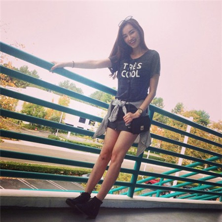 Sao Việt dạo phố cực chất với mốt &aacute;o buộc eo - 8