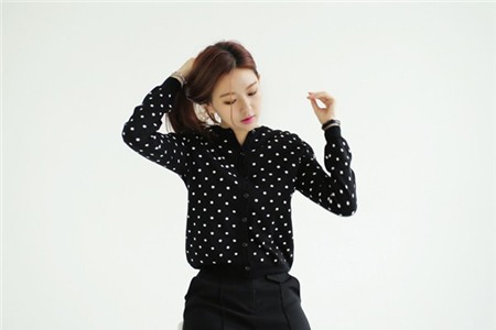 Mặc cardigan đẹp: 1 b&agrave;i to&aacute;n với nhiều c&aacute;ch giải 9