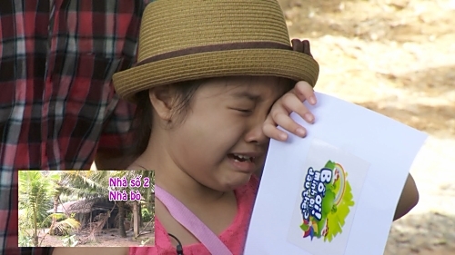 Con gái nhạc sĩ Minh Khang đã òa khóc khi bốc thăm phải căn nhà nuôi bò 