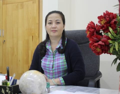Bà Phùng Thị Lý Hà, Trưởng ga Hà Nội: “Nếu để khách chờ, nhân viên bán vé sẽ bị phạt”.