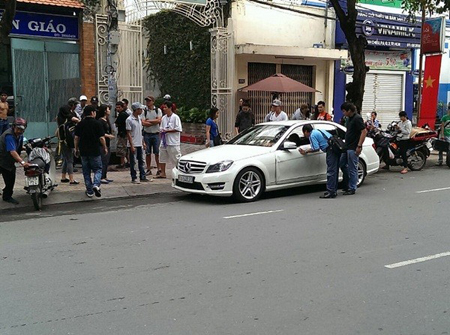 Bức ảnh được cho là hiện trường vụ tai nạn xe hơi của siêu mẫu Thanh Hằng