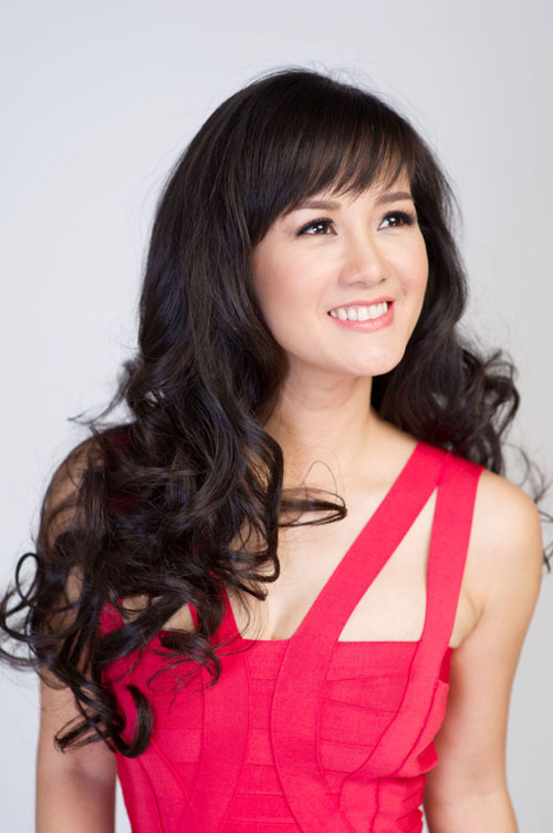 Chương trình thu hút nhiều giọng ca nổi tiếng của Hà Nội, trong đó không thể thiếu ca sĩ Hồng Nhung- người thể hiện thành công nhiều ca khúc về Hà Nội
