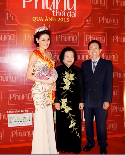 &Ocirc;ng L&ecirc; Đức Thảnh - Đại diện của Bảo Thanh Đường l&agrave; nh&agrave; t&agrave;i trợ cho cuộc thi Người đẹp qua ảnh năm 2013 của b&aacute;o Phụ Nữ Thời Đại.
