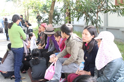 Người thân bên nhà chị Kiều không giấu nỗi mất mát quá lớn.
