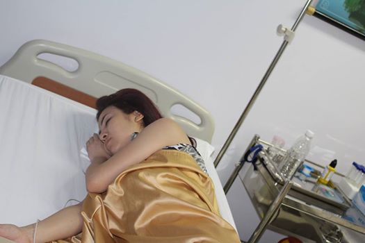 Hình ảnh tại bệnh viện sau khi Thúy Khanh bị uống nước độc