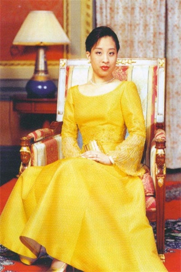 Công chúa Thái Lan Bajrakitiyabha từng say nắng Lâm Chí Dĩnh.