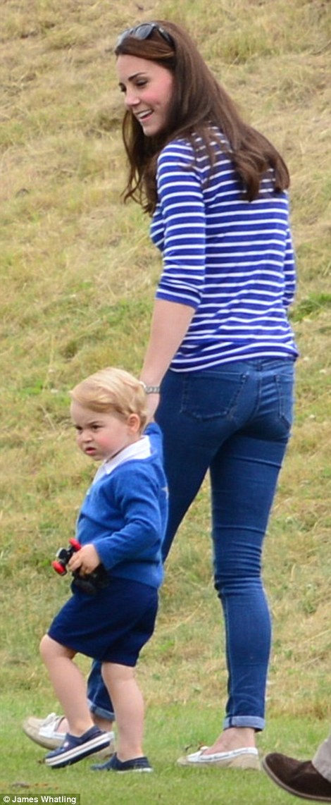 And its been a mere six weeks since Kate, 33, gave birth to her second child, Princess Charlotte, but already she appears to have sprung back into shape as she strolled round in a pair of skinny jeans and a downstated breteon top