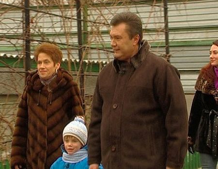Hé lộ các đời vợ của Tổng thống Ukraine Viktor Yanukovych 1