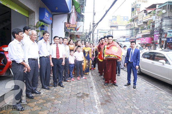 Ngọc Hân, Hồng Quế xinh tươi bê tráp cho Hoa hậu Thu Hà 16