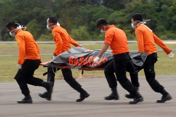 Thi thể của các nạn nhân trên chuyến bay QZ8501 đang trong giai đoạn phân hủy 1