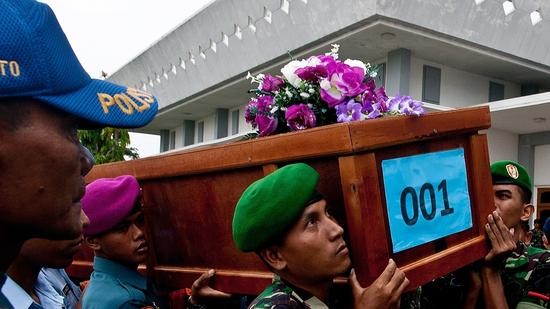 Nạn nhân chuyến bay QZ8501 tử vong 3 ngày trước