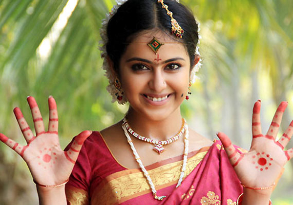 Avika-Gor-14-5097-1435030465.jpg