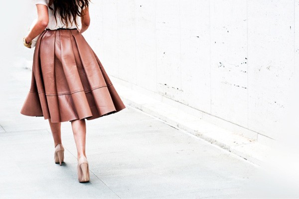 c&aacute;ch mặc ch&acirc;n v&aacute;y midi