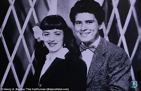 Cặp đôi kết hôn năm 1944 khi bà Mary mới 16 còn ông Richard
17 tuổi.