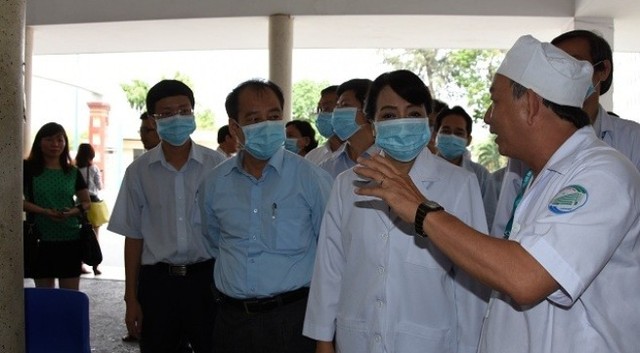 Bộ trưởng Y tế PGS.TS.Nguyễn Thị Kim Tiến kiểm tra công tác phòng chống MERS-CoV
