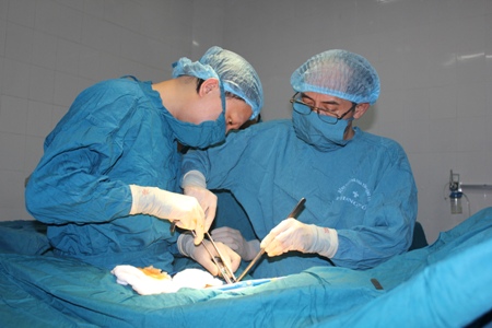 Phẫu thuật bằng dao siêu âm tại Bệnh viện Đa khoa tỉnh