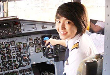 Cơ duyên đưa những cô gái xinh đẹp đến với nghề phi công