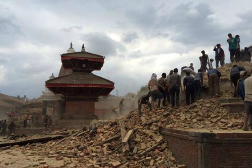 động đất, nepal, nữ sinh, kinh hoàng