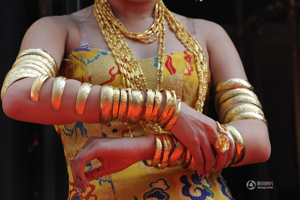 đeo v&agrave;ng
