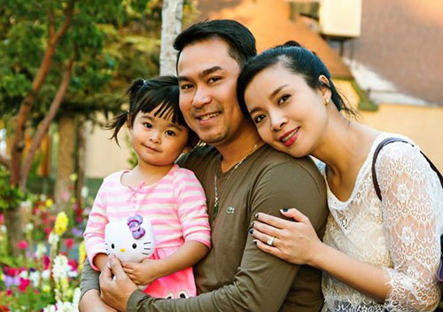 Hồng Loan cùng chồng và con gái nhỏ có cuộc sống hạnh phúc, êm ấm tại Mỹ.