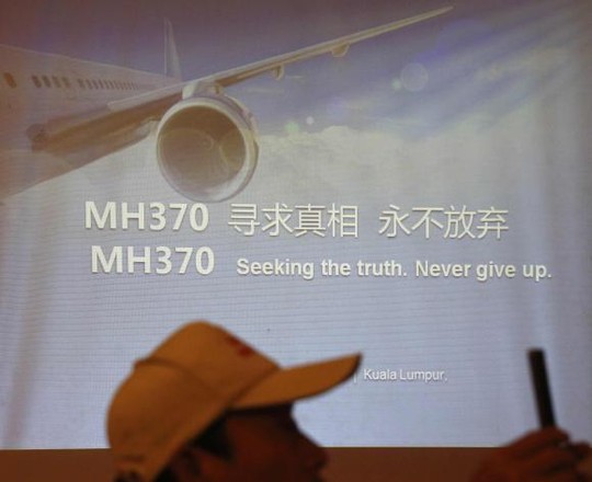 Thân nhân hành khách Trung Quốc mất tích trên MH370 yêu cầu MAS điều tra tới cùng. Ảnh: Reuters