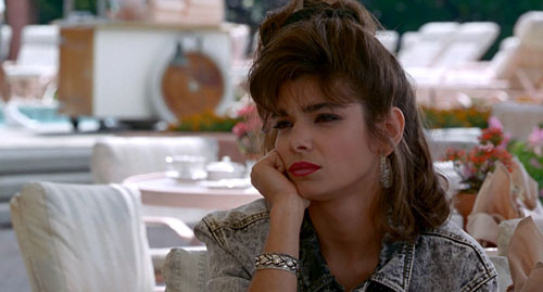 Laura San Giacomo đóng vai người bạn cùng phòng của Vivian trong phim.