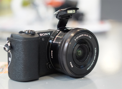 Sony Alpha A5100.